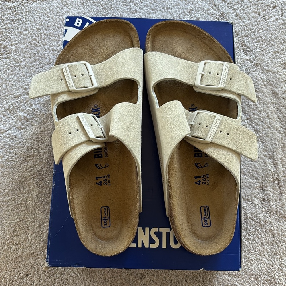 NWT. Birkenstock Arizona Suede Leather Soft Footbed in Modern Antique White